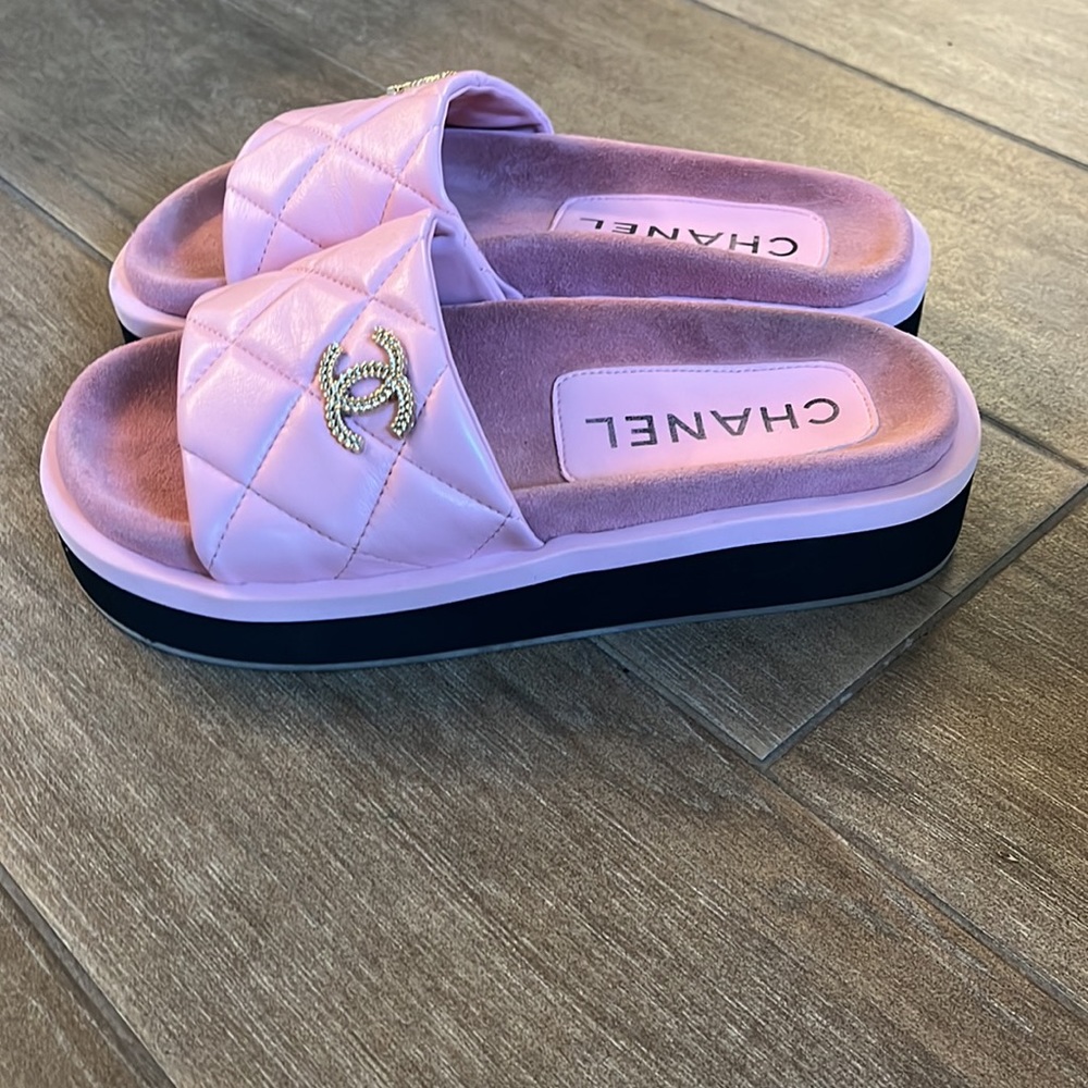 Chanel pink slides 7